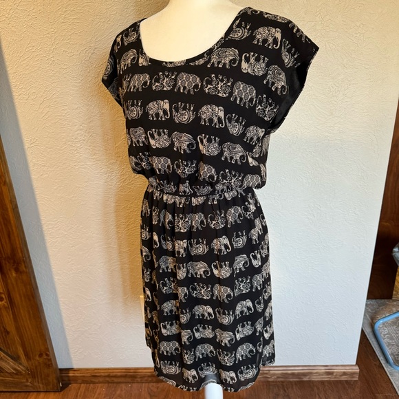 Maurice’s | Black w/ taupe elephant dress | Sz M - Picture 2 of 13